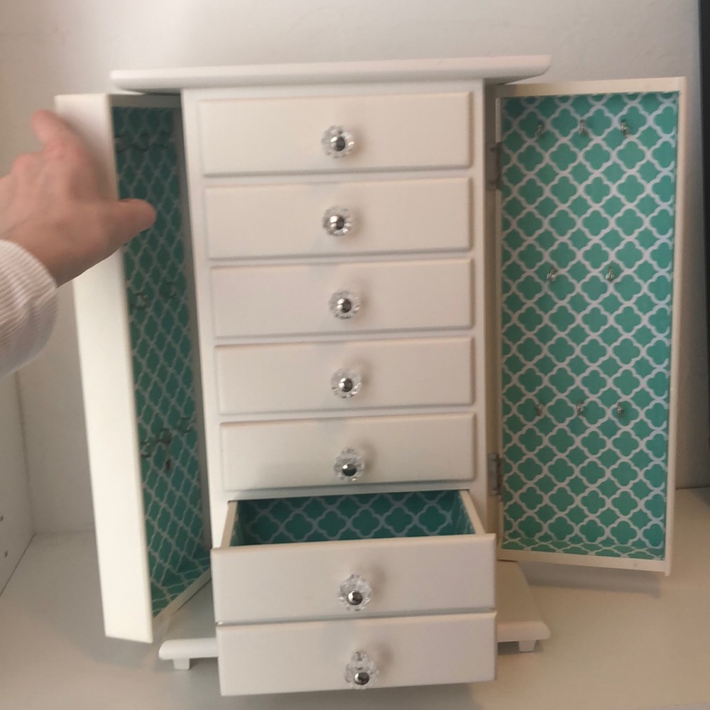 Jewlrey Box/ organizer for anything